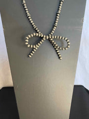 Bow Necklace