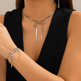 Snake Chain Bow Necklace