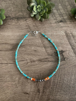 Vibrant choker